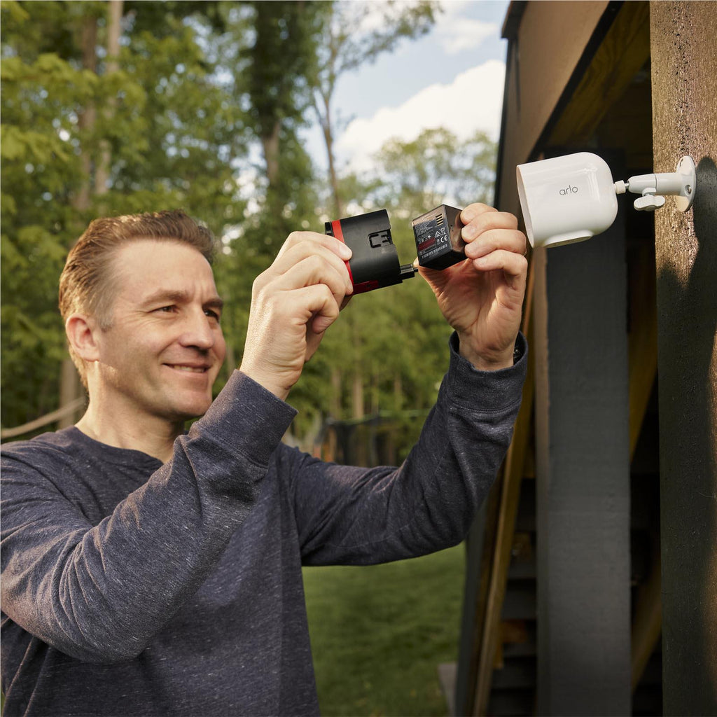 Arlo Ultra 3 4K Outdoor Security Camera Kit + 12M Subscription (4