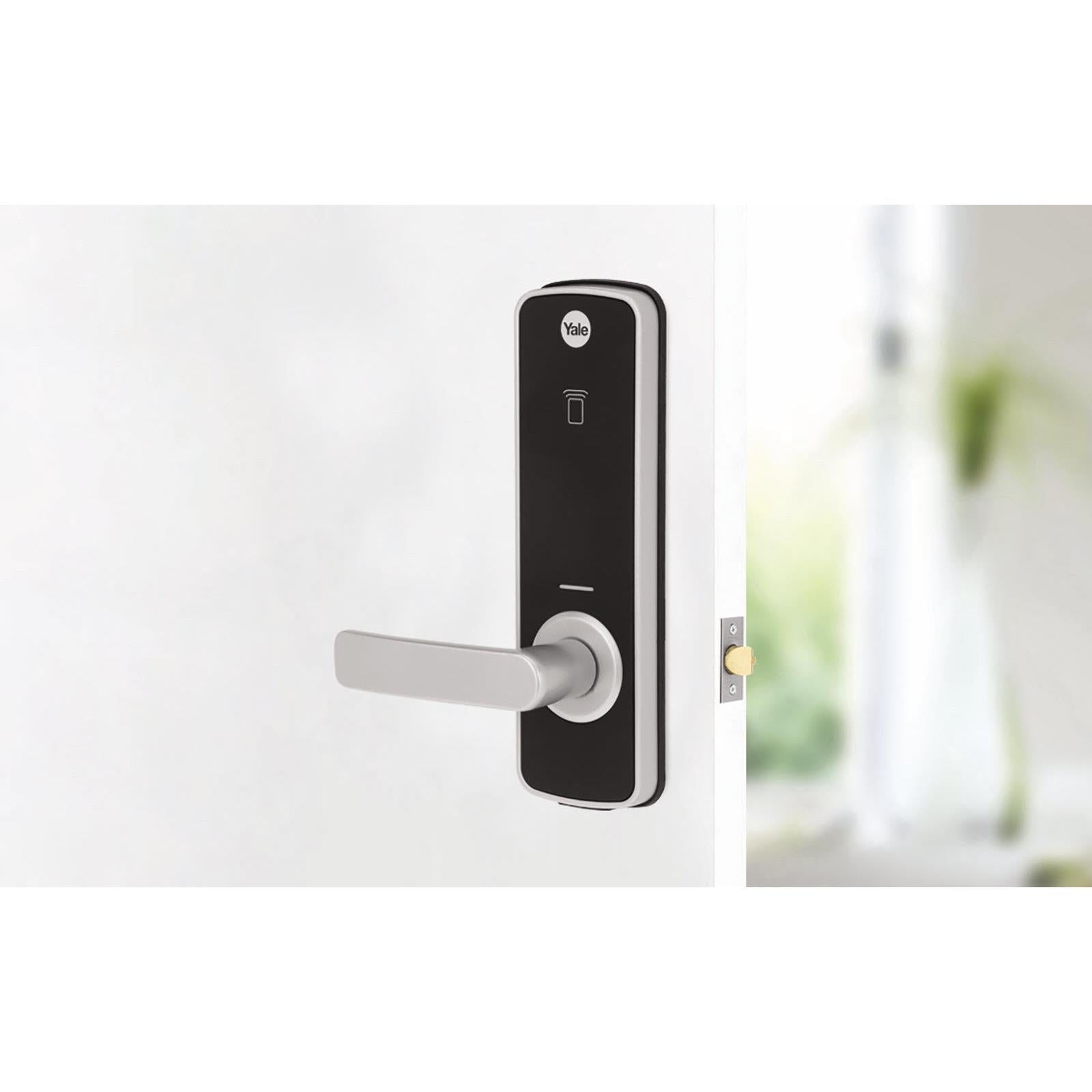 Yale Unity Entrance Lock (Silver)