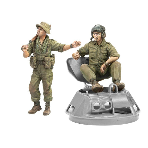 1/35 Australian Infantry and M113 crew Vietnam War Era2 figures Plastic Model Kit