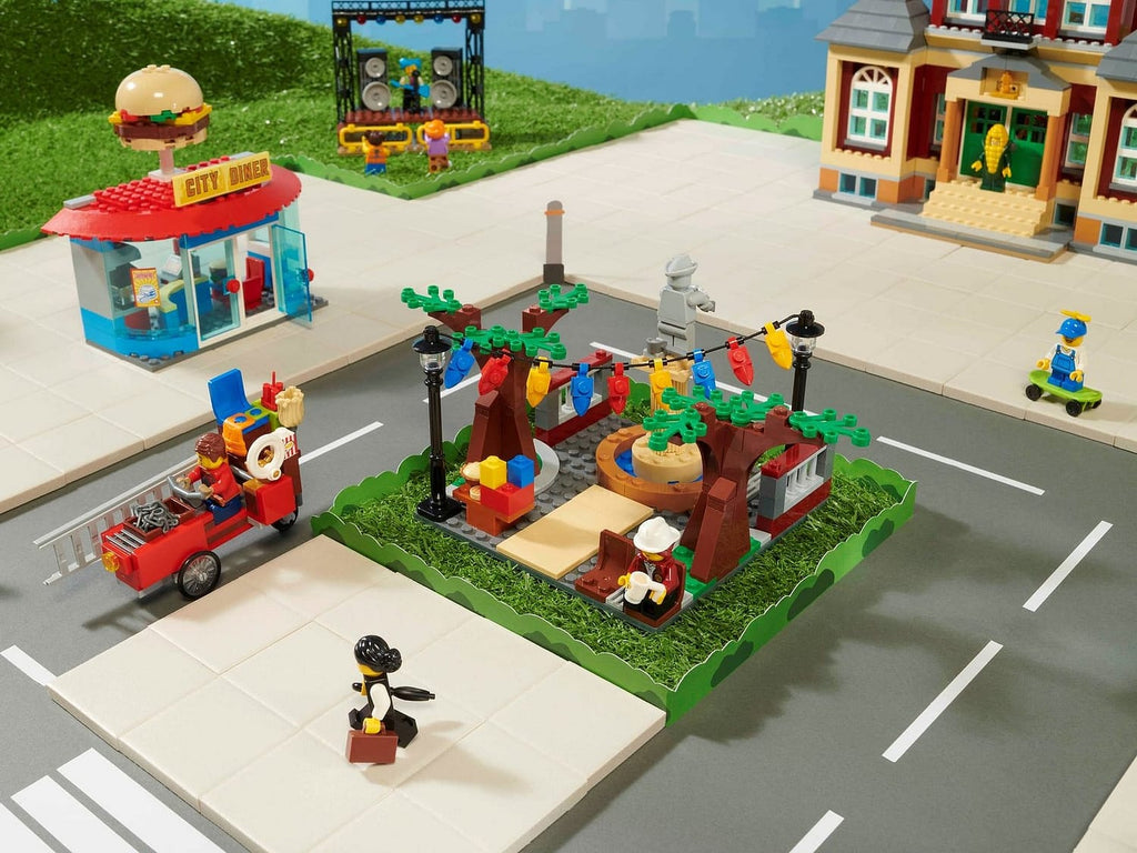 LEGO 60271 Main Square - City - JB Hi-Fi
