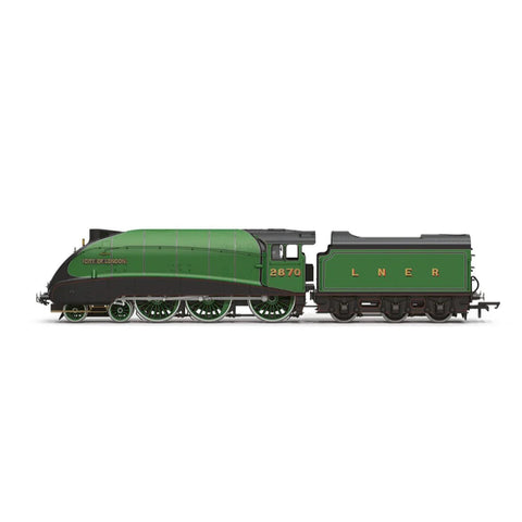 Hornby OO LNER Streamlined B17 2870 City of London