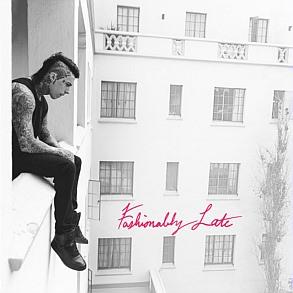 Falling in Reverse CD+シャツ【L】　※新品、日本未発売 Falling in Reverse CD+シャツ【L】 ※新品、日本未発売 Falling In