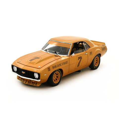 Classic Carlectables 1:18 Chevrolet ZL-1 Camaro 1971 Diecast Model (Gold)