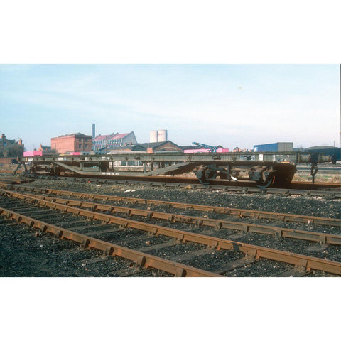 OO BR, YMO 'Salmon' Bogie Wagon - Era 6