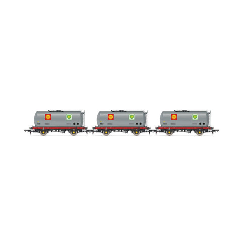 Hornby OO Shell-Mex TTA Tank Wagon Triple Pack - Era 8