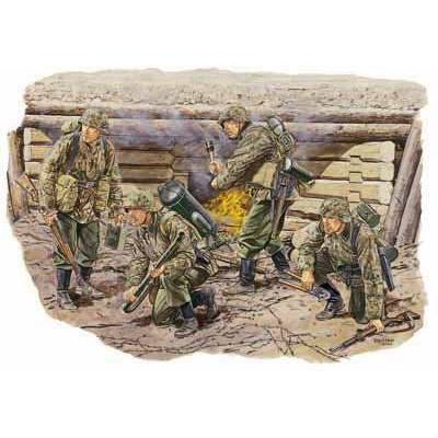 Dragon 1/35 Sturmpionier (Eastern Front 1942) Plastic Model Kit