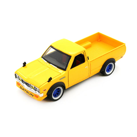 Maisto Licensed 1:24 Scale Tokyo Modern Datsun 620 Pick Up 1973 Diecast Model Car Yellow