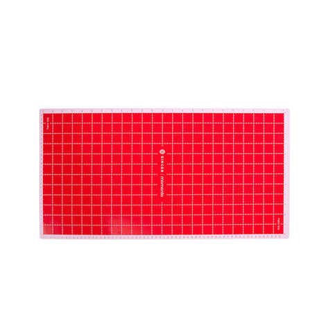 SINGER(R) MOMENTO(TM) 12 inch x 24 inch Fabric Grip Mat