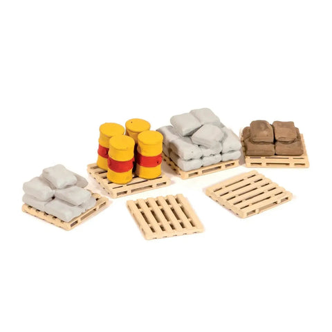 Peco OO Ratio Pack of Assorted Pallets Sacks and Barrels