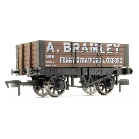 Dapol OO A Bramley 5 Plank #6 9 Ft W/B