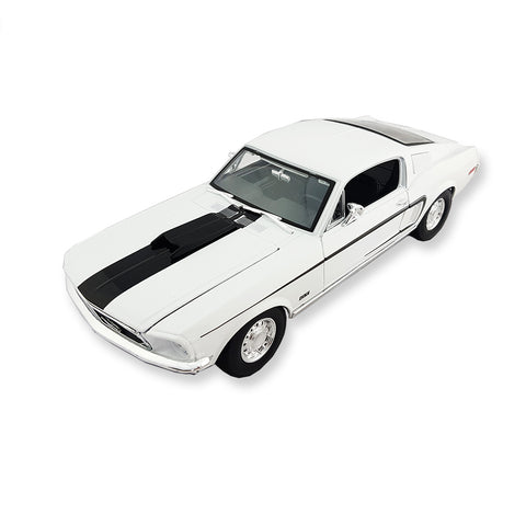 Maisto Licensed 1:18 Scale Ford Mustang GR Cobra Jet FB 1968 Diecast Model Car White