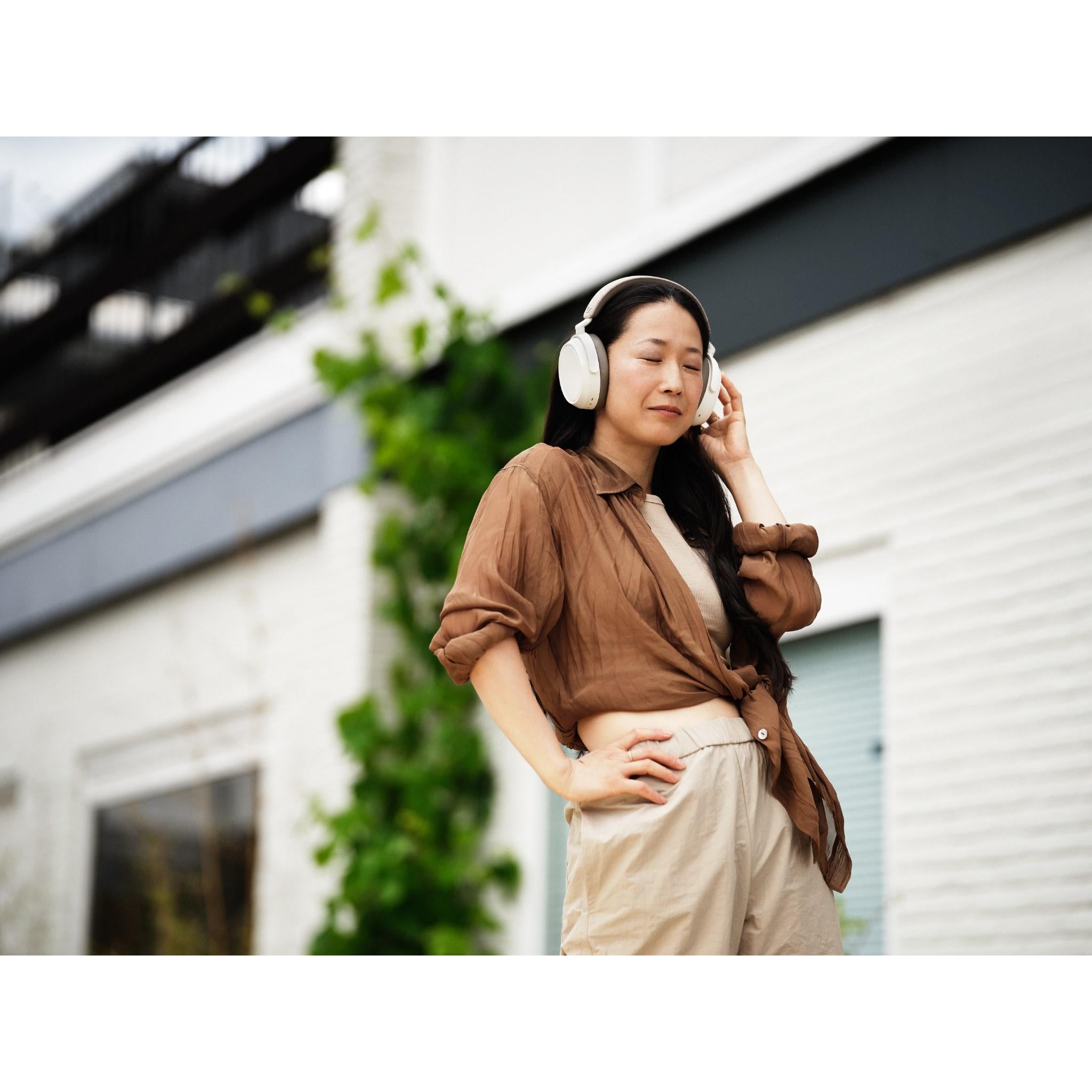Sennheiser Momentum Wireless 4 (White) Over-Ear Noise Cancelling Headphones